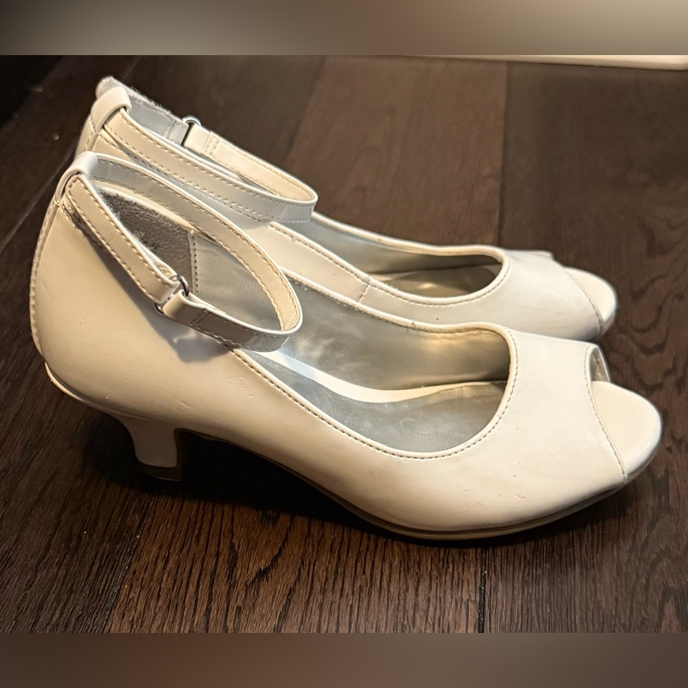 American Eagle Girls White Peep-Toe Kitten Heels with Ankle Strap